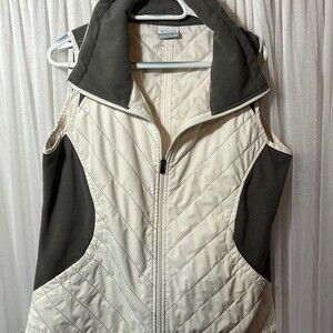 White/gray Columbia men’s vest size XL